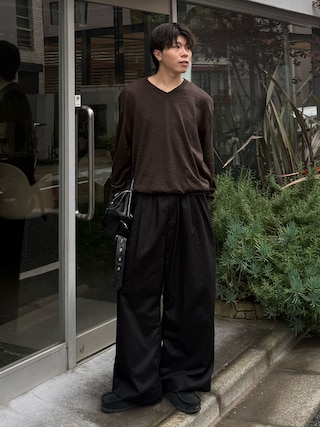 「MASU(エムエーエスユー)の【M A S U】6 TUCK TROUSERS(その他パンツ)」を使った、junさん(メンズ・170cm)の春コーディネート