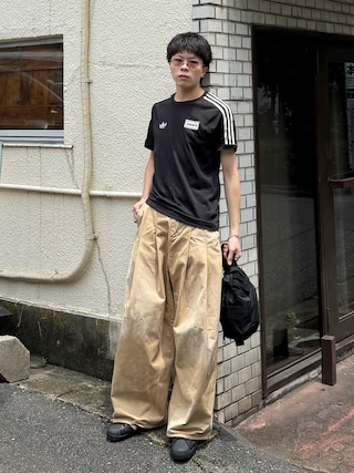 「adidas(アディダス)のadidas Originals × Oasis ツアースリーストライプス Tシャツ / アディダスオリジナルス(Tシャツ/カットソー)」を使った、junさん(メンズ・170cm)の夏コーディネート