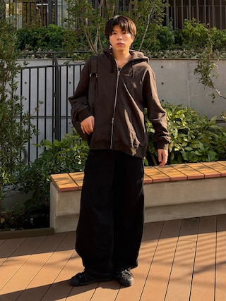 「KHOKI(コッキ)の【KHOKI/コッキ】26fw-p-13 3D cutting sweat pants(スウェットパンツ)」を使った、junさん(メンズ・170cm)の秋コーディネート