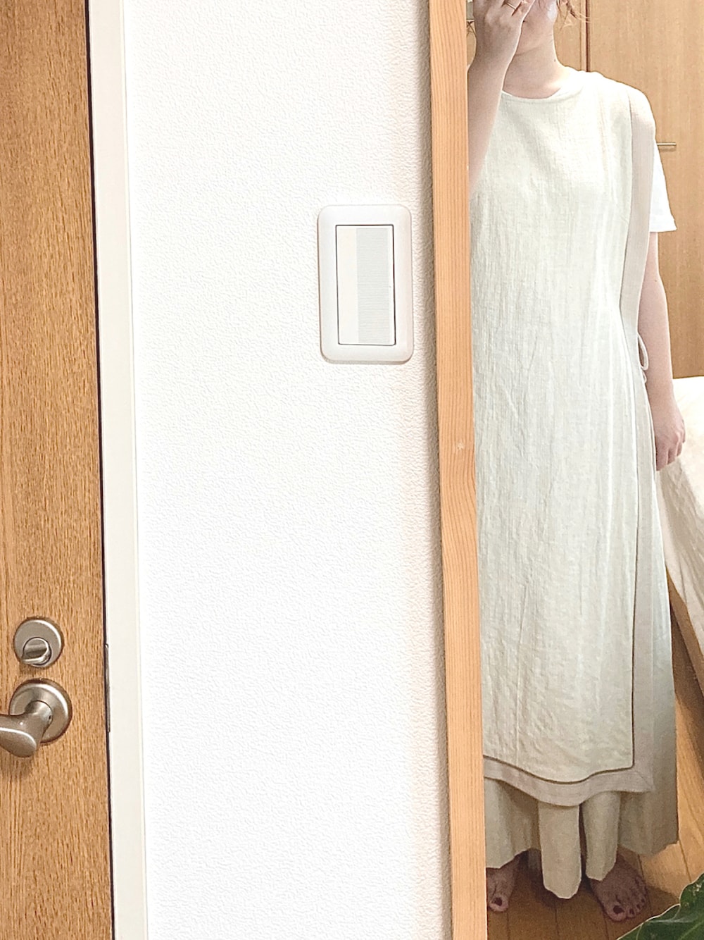 「ロングワンピース、ベージュコーデ、coordinate、淡色コーデ、ベストワンピース、夏コーデ」｜「TODAYFULのアイテム（ワンピース/ドレス、ベージュ系）」を使った、ayahoさん（レディース・162cm）の秋コーディネートの1枚目の写真