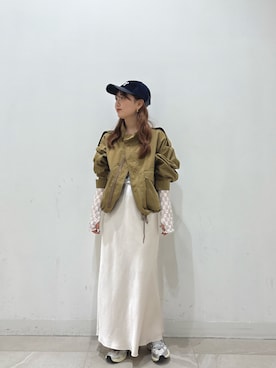 「アイテム（ミリタリージャケット）」を使った、MOMOKAさん（レディース・154cm）の秋コーディネート