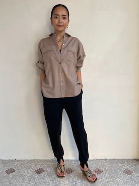 「アイテム（トップス、ベージュ系）」を使った、88kmrkyさん（レディース・160cm）の春コーディネート