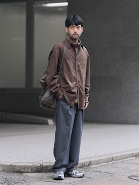 「アイテム（スラックス）」を使った、SHUさん（メンズ・170cm）の夏コーディネート