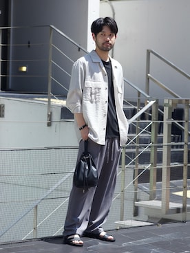 「ATTACHMENT（アタッチメント）のスムースレザー スライドサンダル / SMOOTH LEATHER SLIDE SANDAL（サンダル、ブラック系）」を使った、SHUさん（メンズ・170cm）の夏コーディネート