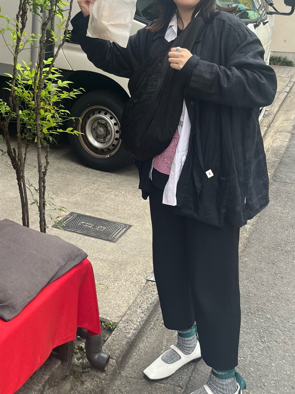 「Adam et Rope'、COS、FAKUI、used、vintage、古着、メリージェーン」｜「ADAM ET ROPE'のスクエアメリージェーン（パンプス、ホワイト系）」を使った、あさん（レディース・159cm）の春コーディネートの1枚目の写真