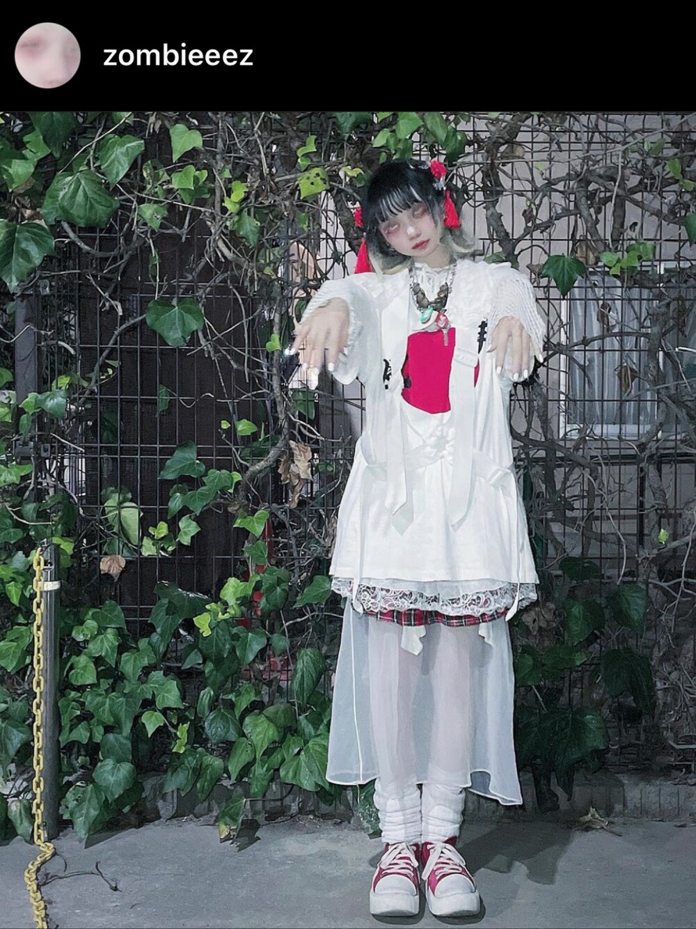 「シンプル、レイヤードスタイル、古着、ワントーンコーデ、used、Tシャツ、ホワイトコーデ、オーバーサイズ、オーガンジー、ハーネス」｜「Instagramのhttps://www.instagram.com/zombieeez（トップス、その他）」を使った、湯さん（レディース・153cm）の夏コーディネートの1枚目の写真