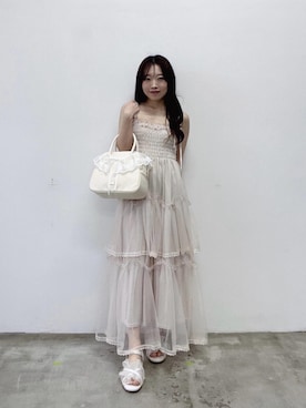 「MAJESTIC LEGON（マジェスティックレゴン）のシアーフリルサンダル（サンダル、ホワイト系）」を使った、もちをさん（レディース・144cm）の春コーディネート