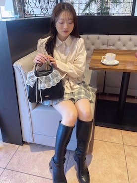 「MAJESTIC LEGON（マジェスティックレゴン）の【WEB限定アイテム】美脚ストレッチロングブーツ（ブーツ、ブラック系）」を使った、もちをさん（レディース・144cm）の春コーディネート