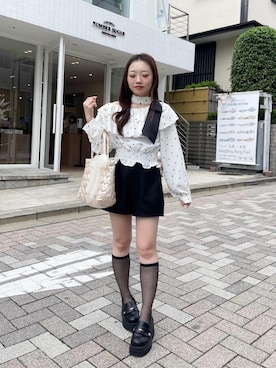 「MAJESTIC LEGON（マジェスティックレゴン）の取り外しリボンスニーカーローファー（スニーカー、ブラック系）」を使った、もちをさん（レディース・144cm）の春コーディネート