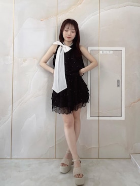 「MAJESTIC LEGON（マジェスティックレゴン）の軽盛れヒールビジューサンダル（サンダル、ホワイト系）」を使った、もちをさん（レディース・144cm）の夏コーディネート