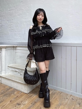 「MAJESTIC LEGON（マジェスティックレゴン）の2WAYリボンビジュームーンバッグ（ショルダーバッグ、ブラック系）」を使った、もちをさん（レディース・144cm）の夏コーディネート