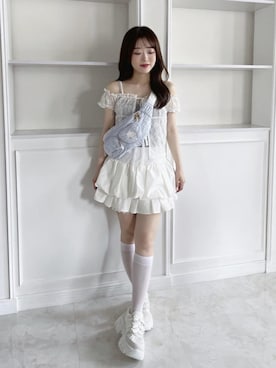 「MAJESTIC LEGON（マジェスティックレゴン）のビジュー厚底リボンスニーカー（スニーカー、ホワイト系）」を使った、もちをさん（レディース・144cm）の夏コーディネート