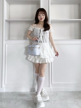 「MAJESTIC LEGON（マジェスティックレゴン）のビジュー厚底リボンスニーカー（スニーカー、ホワイト系）」を使った、もちをさん（レディース・144cm）の夏コーディネート