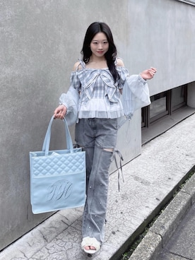 「MAJESTIC LEGON（マジェスティックレゴン）のローヒールフリルビジューサンダル（サンダル、ホワイト系）」を使った、もちをさん（レディース・144cm）の夏コーディネート