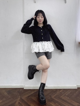 「MAJESTIC LEGON（マジェスティックレゴン）のキラキラツイードショートパンツ（その他パンツ、ブラック系）」を使った、もちをさん（レディース・144cm）の夏コーディネート