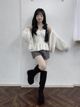 「MAJESTIC LEGON（マジェスティックレゴン）のキラキラツイードショートパンツ（その他パンツ、ブラック系）」を使った、もちをさん（レディース・144cm）の夏コーディネート