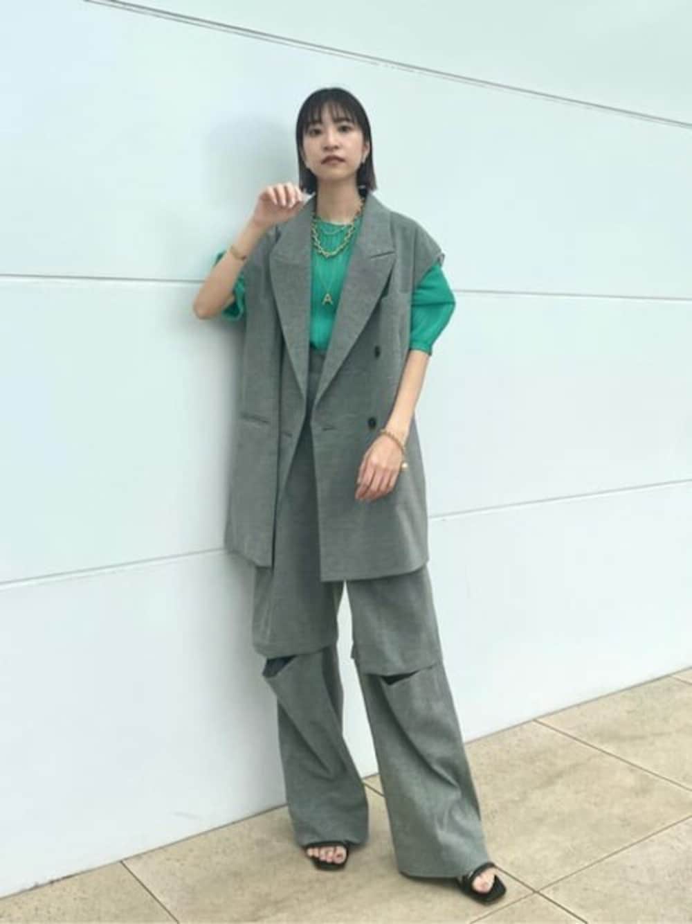 Back Slit Cut off Over Gilet/バックスリットカットオフ