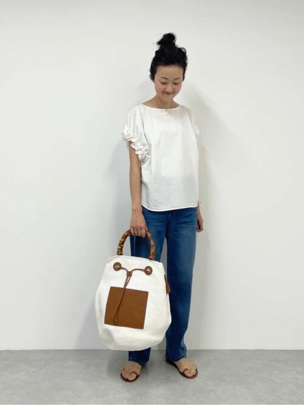 BEARDSLEY 袖口花モチーフのコットンブラウス BEARDSLEY 袖口花モチーフコットンブラウス