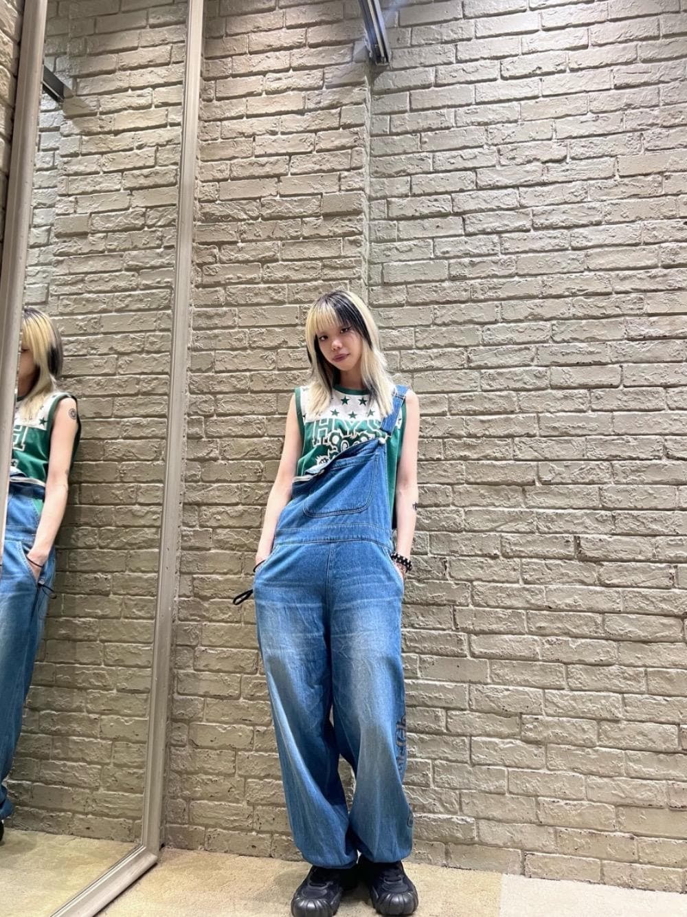 HYSTERIC GLAMOURのタンクトップを使った「オーバーオール」の人気