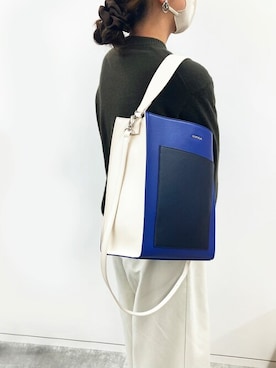 「EMODA（エモダ）のアイテム（トートバッグ）」を使った、VITA ROSAさん（レディース・162cm）の春コーディネート