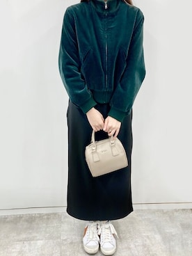 「EMODA（エモダ）のアイテム（バッグ）」を使った、VITA ROSAさん（レディース・162cm）の春コーディネート