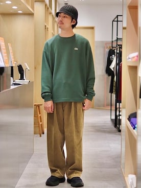 「LACOSTE」｜「アイテム（スラックス）」を使った、JOURNAL STANDARD relumeさん（メンズ・174cm）の秋コーディネート