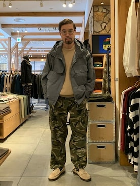 「SIERRA DESIGNS（シェラデザイン）のアイテム（マウンテンパーカー）」を使った、JOURNAL STANDARD relumeさん（メンズ・177cm）の秋コーディネート