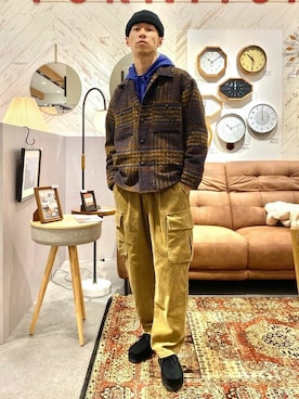 「アイテム（カーゴパンツ、イエロー系）」を使った、JOURNAL STANDARD relumeさん（メンズ・173cm）の秋コーディネート