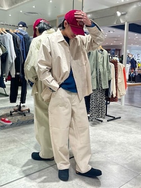 「ARMY TWILL（アーミーツイル）のアイテム（トップス）」を使った、JOURNAL STANDARD relumeさん（メンズ・172cm）の春コーディネート