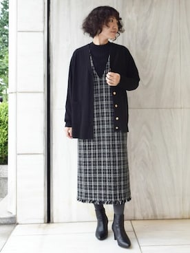 「リブニット」｜「アイテム（ジャンパースカート）」を使った、MKミッシェルクランさん（レディース・153cm）の秋コーディネート