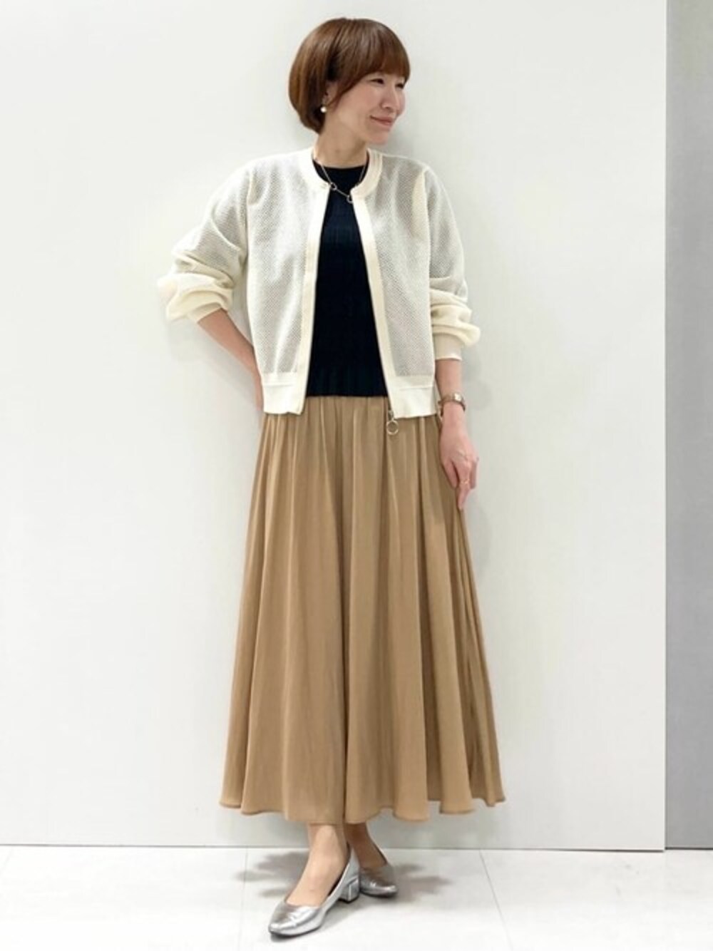 「ライトアウター、秋コーデ、MK MICHEL KLEIN、MKミッシェルクラン」｜「MK MICHEL KLEINの2024AW/メッシュ編みシアーZIPニットブルゾン/洗える（ブルゾン、ベージュ系）」を使った、MKミッシェルクランさん（レディース・157cm）の秋コーディネートの1枚目の写真