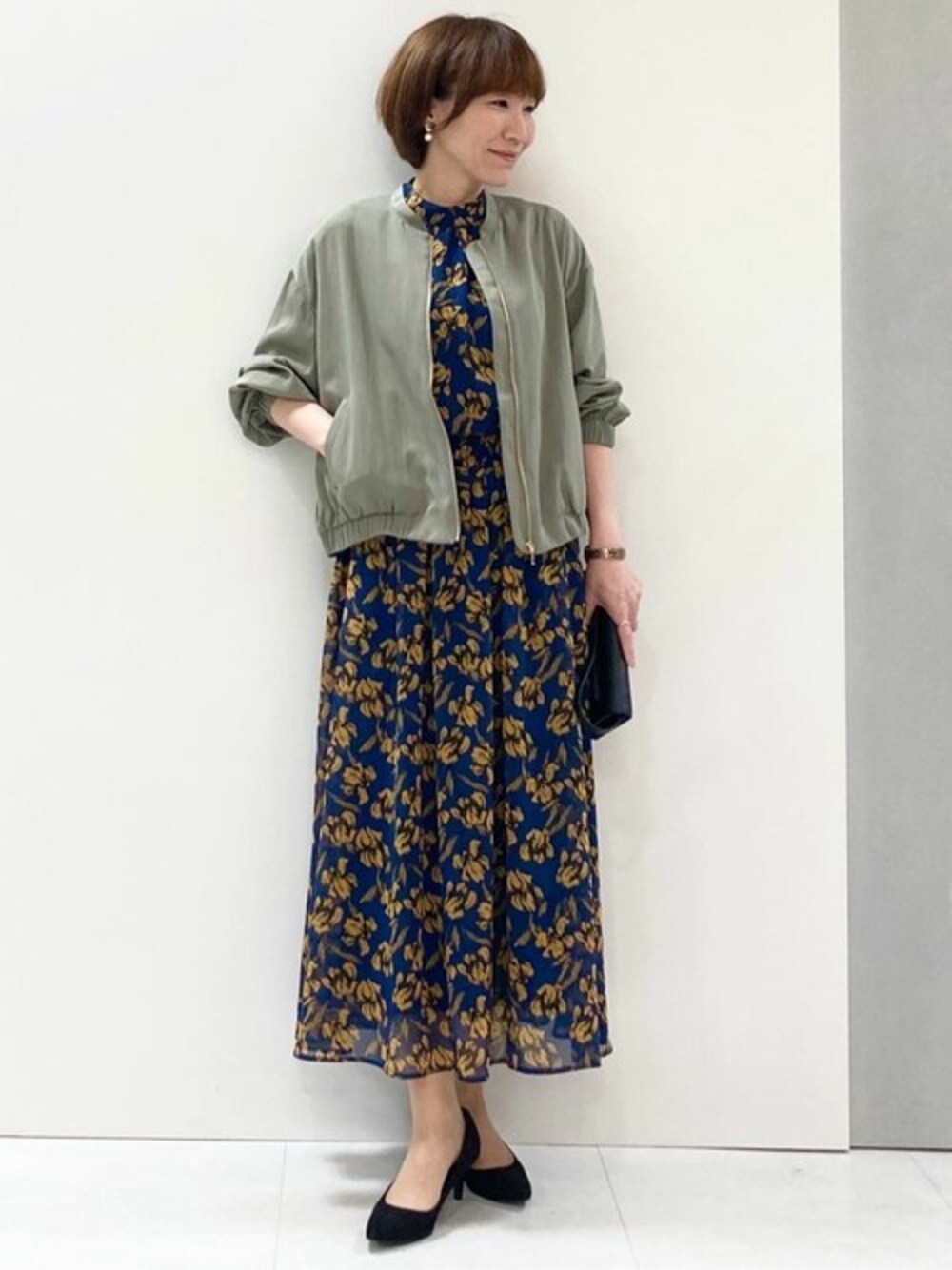 「ブルゾン、セットアップ、MA-1、ライトアウター、秋コーデ、MK MICHEL KLEIN、MKミッシェルクラン」｜「MK MICHEL KLEINの2024AW/シボツイルMA-1ブルゾン/洗える（ブルゾン、グリーン系）」を使った、MKミッシェルクランさん（レディース・157cm）の秋コーディネートの1枚目の写真
