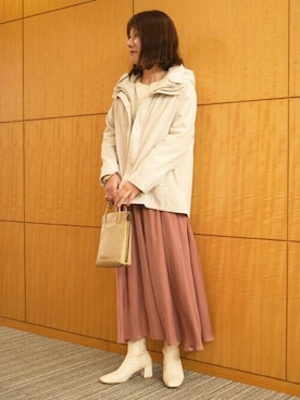 「サテンパンツ」｜「アイテム（ピンク系）」を使った、MKミッシェルクランさん（レディース・163cm）の秋コーディネート
