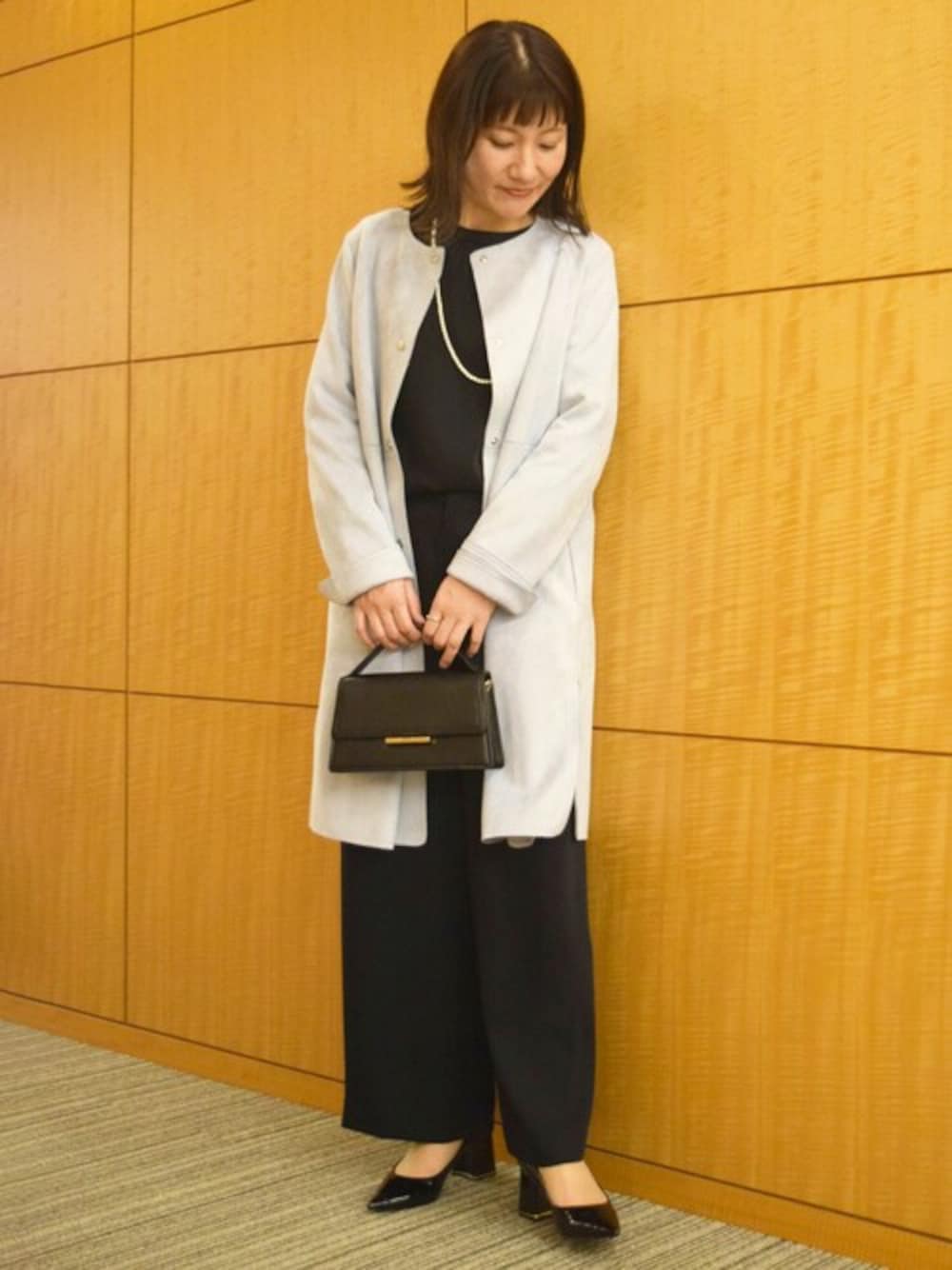 「セットアップ、フォーマル、春アウター、セレモニー、スプリングコート、オフィスカジュアル、撥水、MK MICHEL KLEIN、MKミッシェルクラン、フォーマル/セレモニー」｜「MK MICHEL KLEINのフェイクスウェードノーカラーコート/洗える（ノーカラーコート、ブルー系）」を使った、MKミッシェルクランさん（レディース・163cm）の冬コーディネートの1枚目の写真