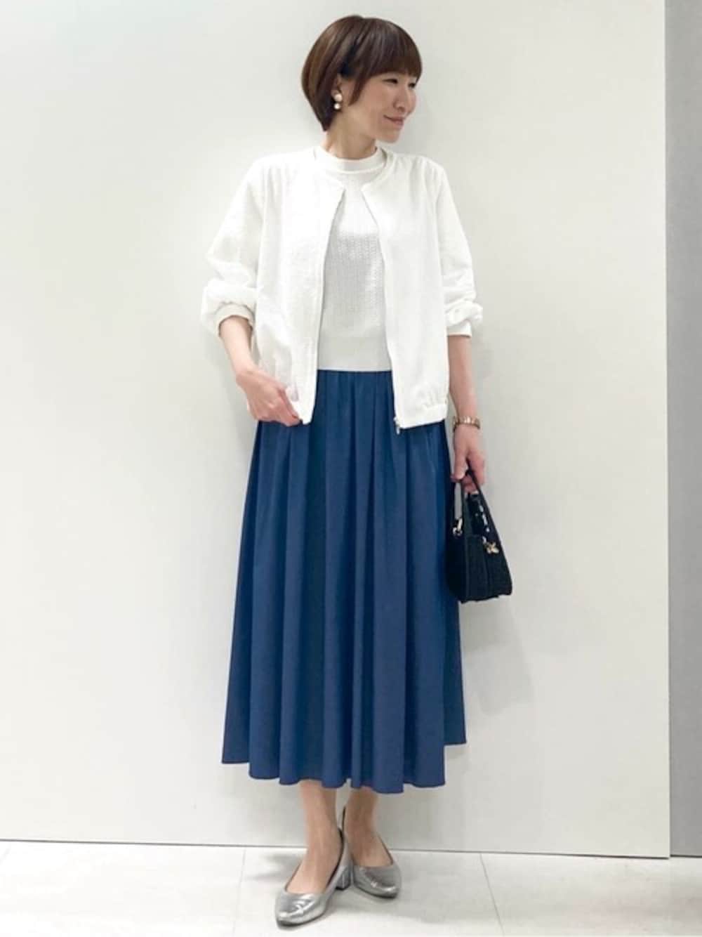 「ブルゾン、リバーシブル、春服、ＵＶカット、MK MICHEL KLEIN、MKミッシェルクラン」｜「MK MICHEL KLEINのポコポコノーカラーブルゾン/洗える（ブルゾン、ホワイト系）」を使った、MKミッシェルクランさん（レディース・157cm）の春コーディネートの1枚目の写真