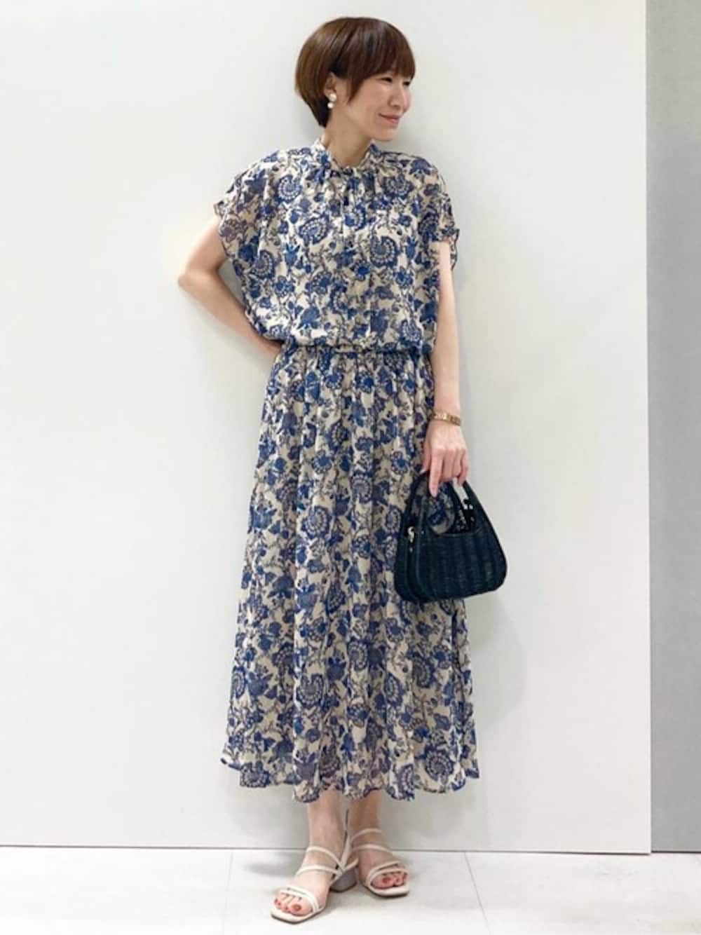 「セットアップ、シフォン、半袖、MK MICHEL KLEIN、MKミッシェルクラン」｜「MK MICHEL KLEINの更紗プリント花柄シフォンブラウス/前後2way/洗える（シャツ/ブラウス、ベージュ系）」を使った、MKミッシェルクランさん（レディース・157cm）の夏コーディネートの1枚目の写真