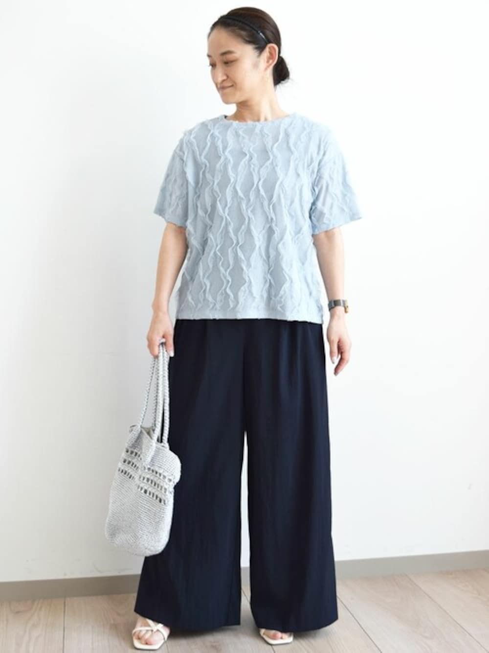 「カットソー、Tシャツ、夏服、半袖、ＵＶカット、接触冷感、MK MICHEL KLEIN、MKミッシェルクラン」｜「MK MICHEL KLEINのチュールテープカットソー/洗える（Tシャツ/カットソー、ブルー系）」を使った、MKミッシェルクランさん（レディース・151cm）の夏コーディネートの1枚目の写真