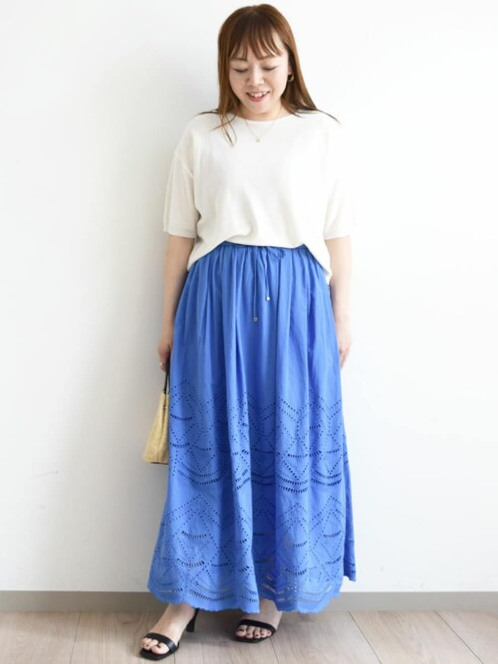 「刺繍、レース、サマーニット、夏服、半袖、MK MICHEL KLEIN、MKミッシェルクラン」｜「MK MICHEL KLEINの五分袖サマーニット（ニット/セーター、ホワイト系）」を使った、MKミッシェルクランさん（レディース・157cm）の夏コーディネートの1枚目の写真