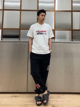 「ワイドパンツ 」｜「アイテム（スウェットパンツ）」を使った、Linさん（メンズ・177cm）の春コーディネート
