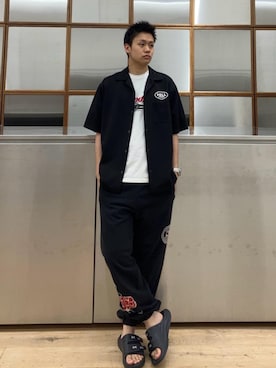 「シャツ 」｜「アイテム（スウェットパンツ）」を使った、Linさん（メンズ・177cm）の夏コーディネート
