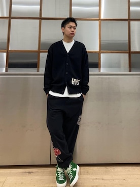 「ワイドパンツ 」｜「アイテム（スウェットパンツ）」を使った、Linさん（メンズ・177cm）の秋コーディネート