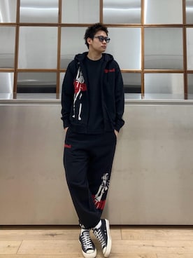 「ワイドパンツ 」｜「アイテム（スウェットパンツ）」を使った、Linさん（メンズ・177cm）の冬コーディネート
