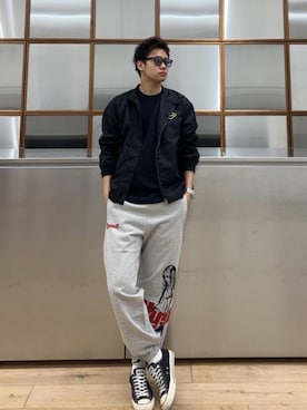 「ワイドパンツ 」｜「アイテム（スウェットパンツ）」を使った、Linさん（メンズ・177cm）の冬コーディネート