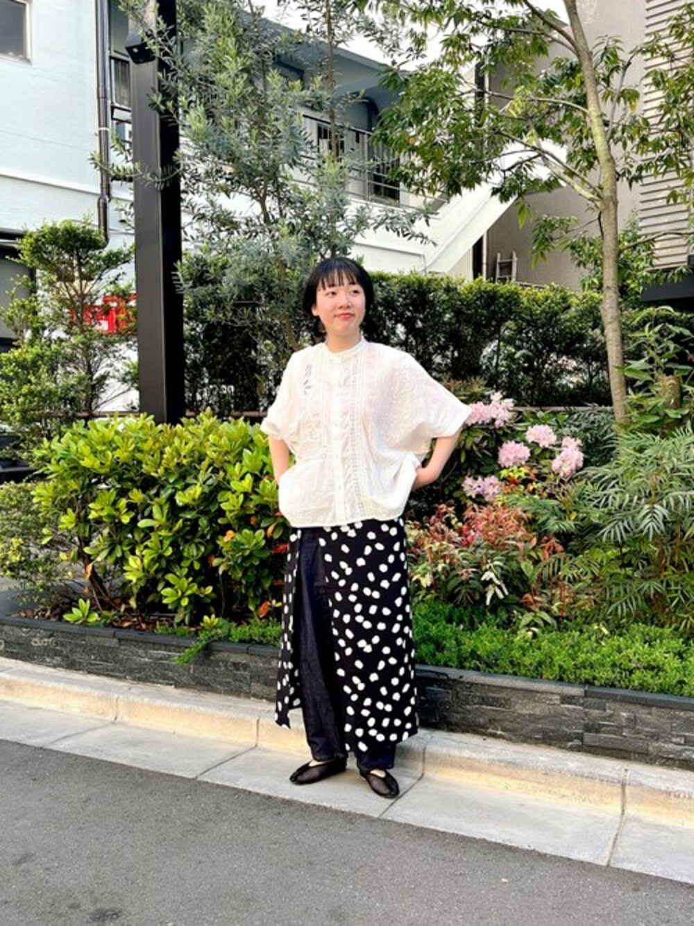 yuni カットワーク刺繍 スクエアブラウス yuni（ユニ ）の「カットワーク刺繍 スクエアブラウス（シャツ