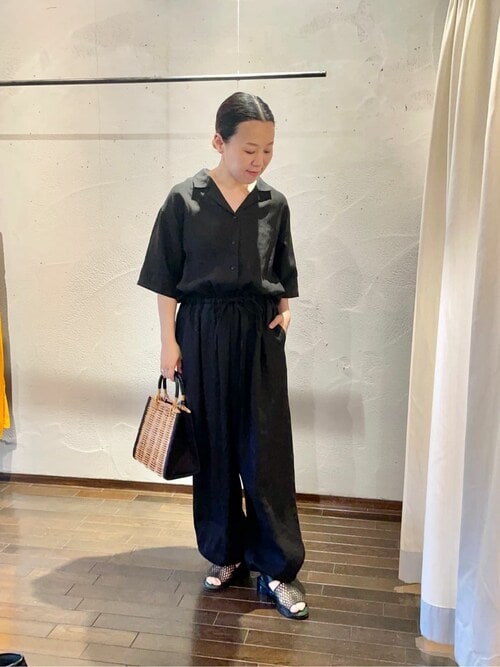 yuni ユニ 日本製 麻リネン ノースリーブ サロペット オールインワン 青 yuni（ユニ ）の「コットンリネン shadow stripe Vネック