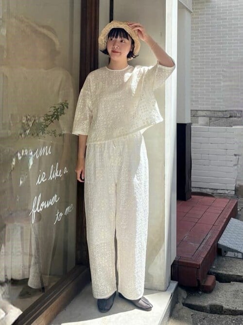 セール】eyelet embroidelyイージーパンツ（その他パンツ）｜yuni