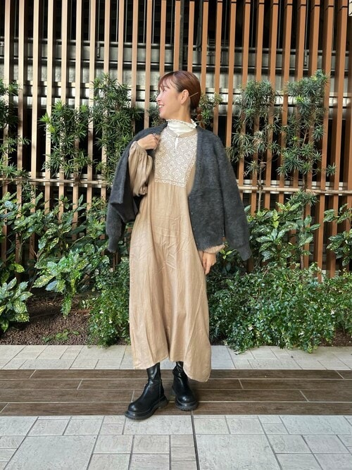 大きいサイズ✨ 自由区 エンブロイダリーブルゾン 洗える 白 人気完売品 44 セール】 【洗える】エンブロイダリーコンビ ワンピース