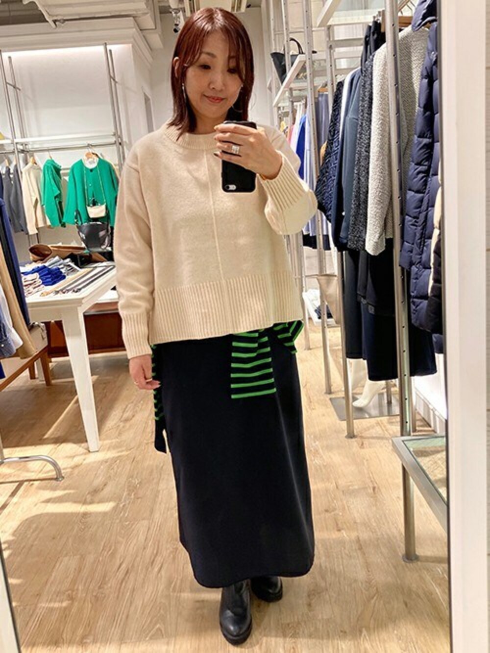 「#ニット、＃ボーダー、#カジュアル、#シンプル、#ボーダートップス、#秋服、＃秋のコーデ、#秋コーデ、#カジュアルコーデ、#ニットコーデ」｜「NOLLEY’Sの＜飯豊まりえさん着用＞MUSICクルーネックプルオーバーニット（ニット/セーター、ホワイト系）」を使った、NOLLEY'Sさん（レディース・160cm）の秋コーディネートの1枚目の写真
