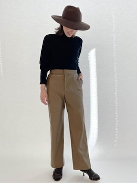 「アイテム（パンツ、イエロー系）」を使った、reiraさん（レディース・155cm）の冬コーディネート