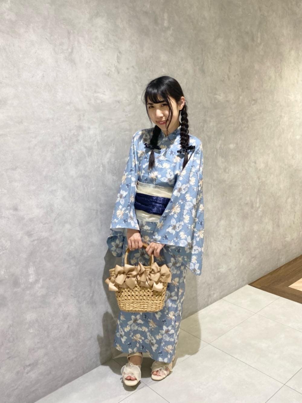 「浴衣、MAJESTIC LEGON、低身長、キャミワンピ、マジェスティックレゴン、骨格ウェーブ、2WAY、ブルべ夏」｜「MAJESTIC LEGONの【お気に入り20000件超え/XLサイズあり】シアーフリルサンダル（サンダル、ホワイト系）」を使った、なおさん（レディース・153cm）の春コーディネートの1枚目の写真
